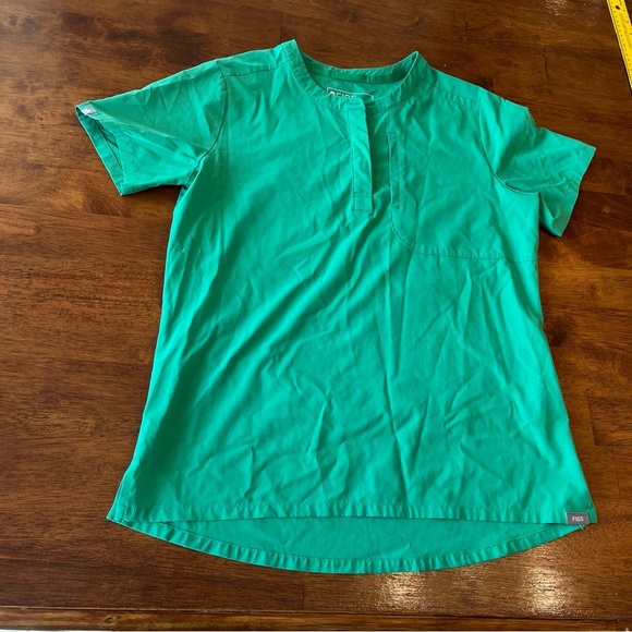 Figs scrub top technical collection size small PO#2538 green Kelly green - Picture 1 of 9